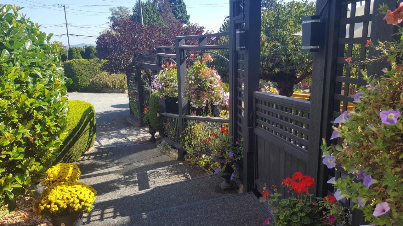 By The Sea Bnb, Sidney Victoria Bc Exterior photo